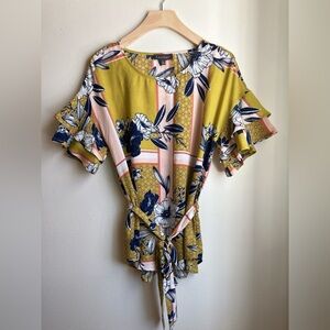 🏷️ NWT Luxology Floral Tunic Blouse Ruffle Sleeve Belted Waist Small
